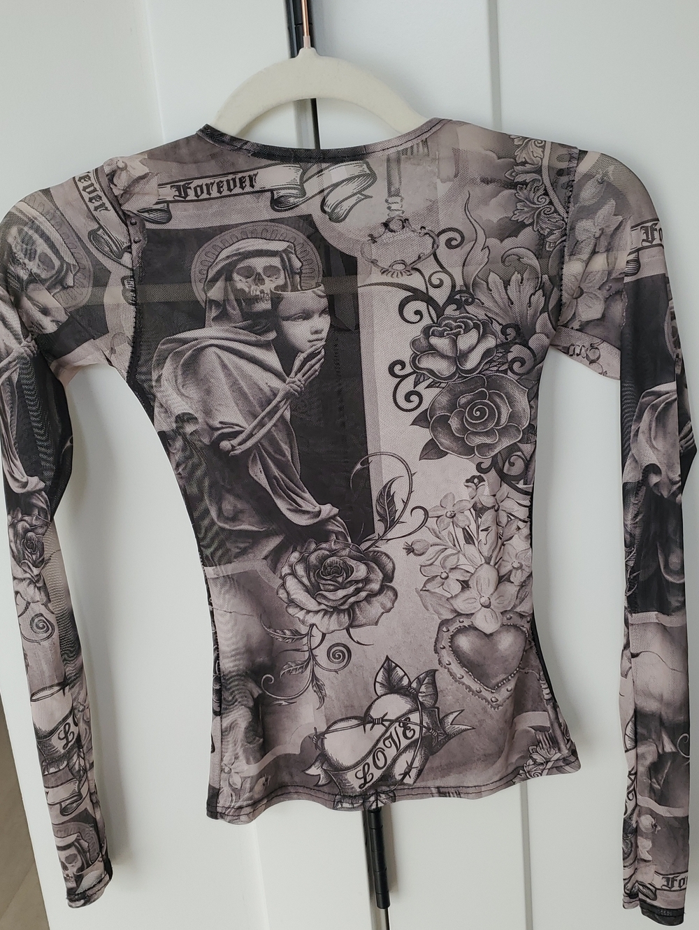 BooHoo/ Kourtney Kardashian Super Cool Graphic Print Sheer Top Sz.6 Stretchy